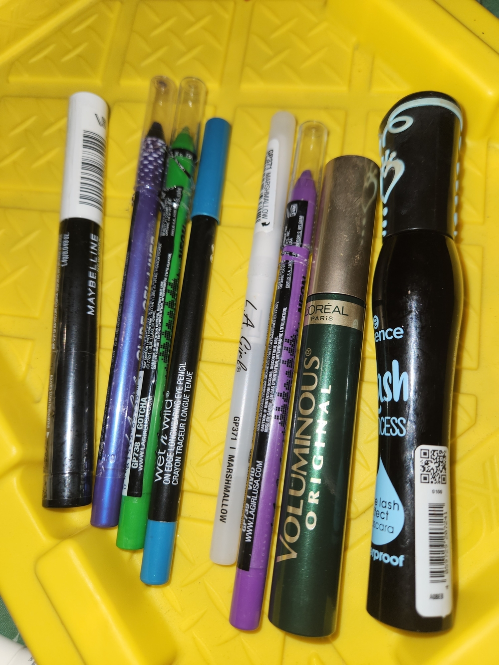 L'Oréal Paris Voluminous Original Green Mascara & Assorted Colored Eye Liners